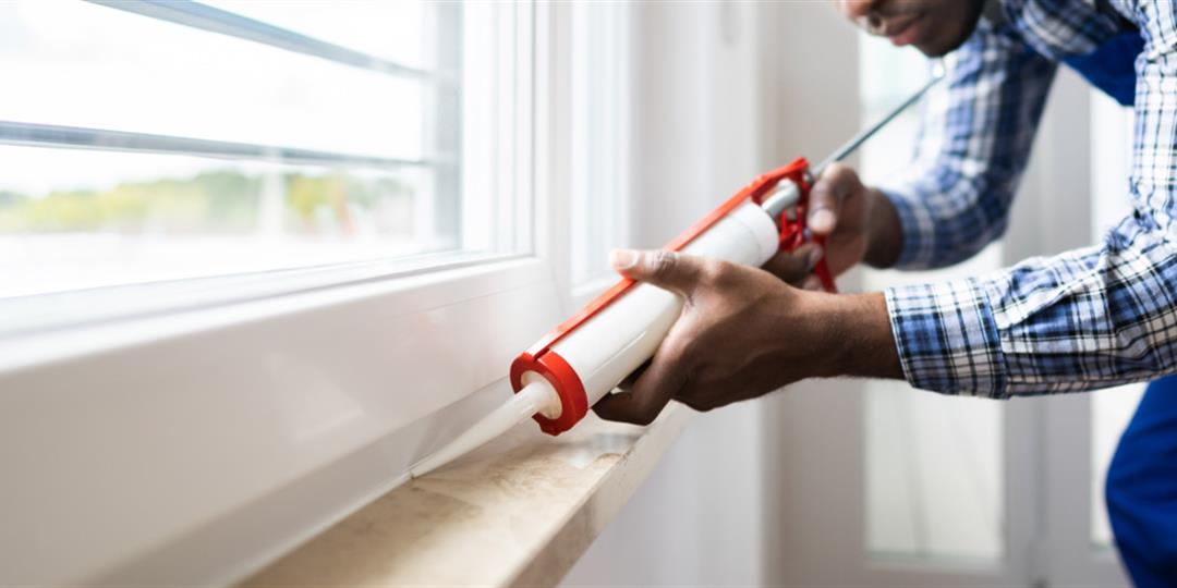 caulking windows for home energy efficiency